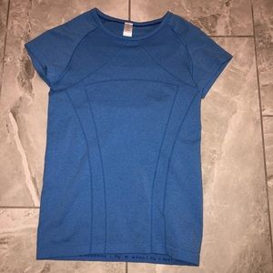 Blue ivivva power up tee with ventilation